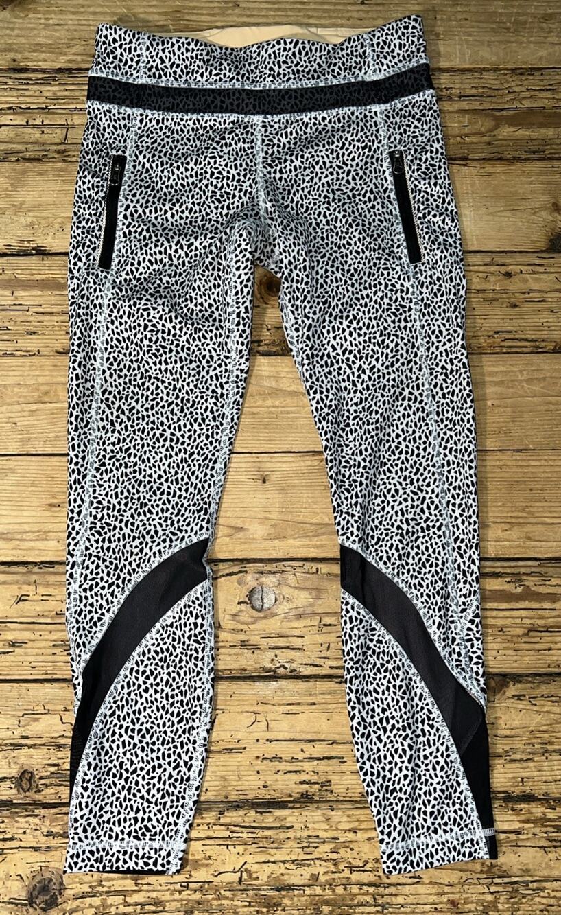 Lululemon Women’s Size 6 Miss Mosaic Wht Blk Mesh Inspire Tight II VGC